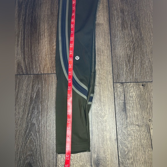 Lululemon High Rise Olive Leggings Size 4 | Sculpting Back Seam & Zip Pocket - Picture 11 of 15